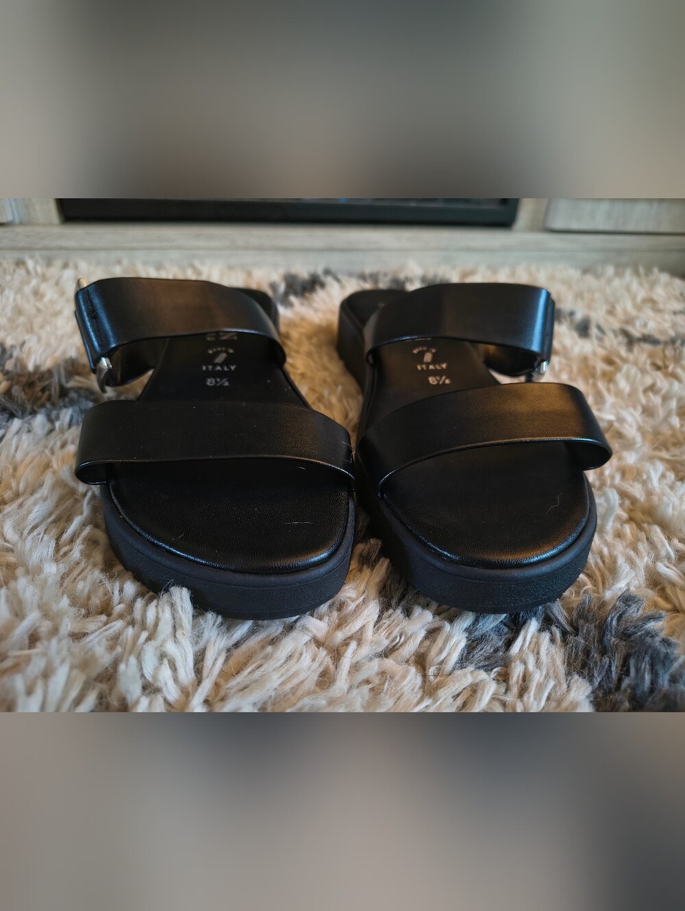 Italian Shoemakers Women's Black Slide Sandals - Picture 7 of 7